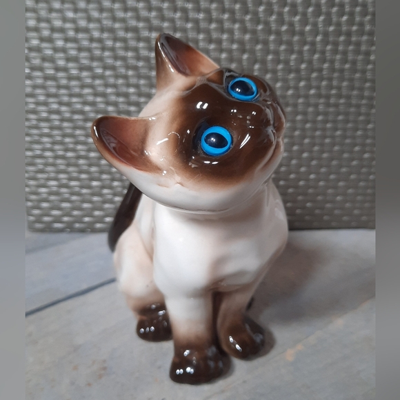 Vintage Siamese Cat Ceramic Porcelain Figurine with Blue Eyes - Picture 7 of 16